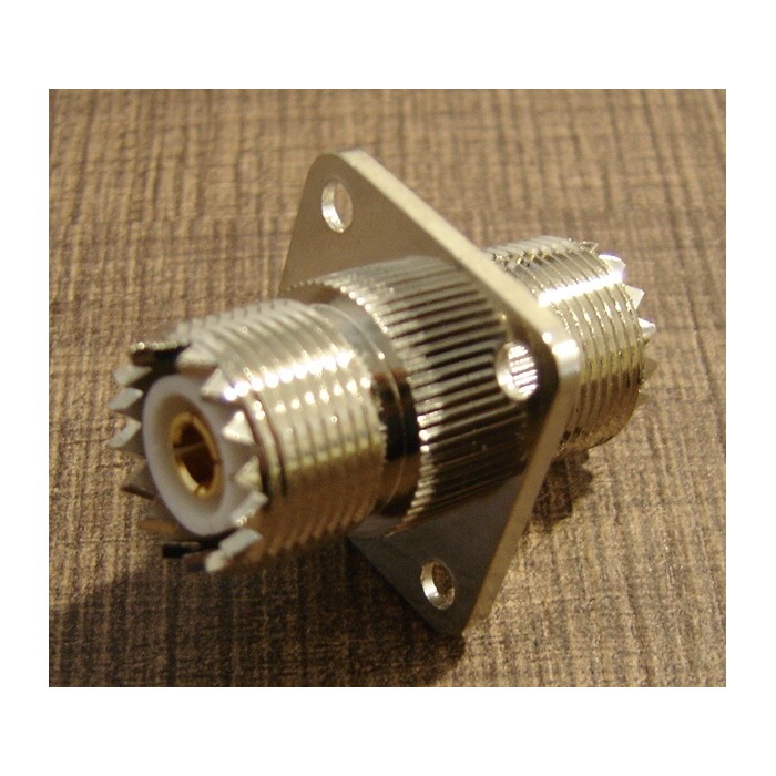 CONNETTORE ADATTATORE DA PANNELLO DOPPIO SO239 CON GHIERA 4 FORI