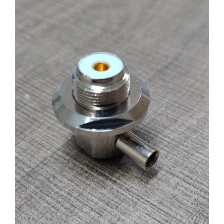 CONNETTORE CENTRO TETTO A 90 GRADI SO239 A VITE PER RG58/RF195