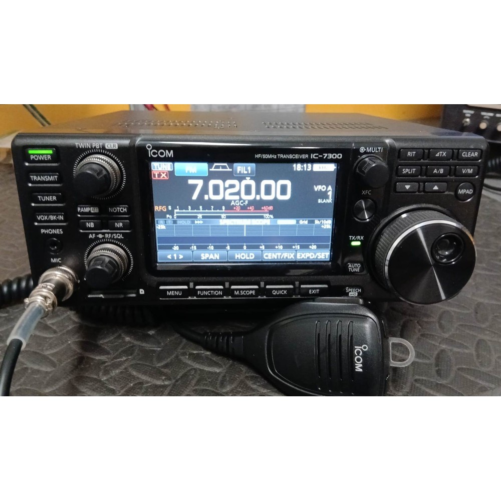 ICOM IC-7300 HF/50MHZ PARI AL NUOVO - NON ANCORA APERTO DI BANDA