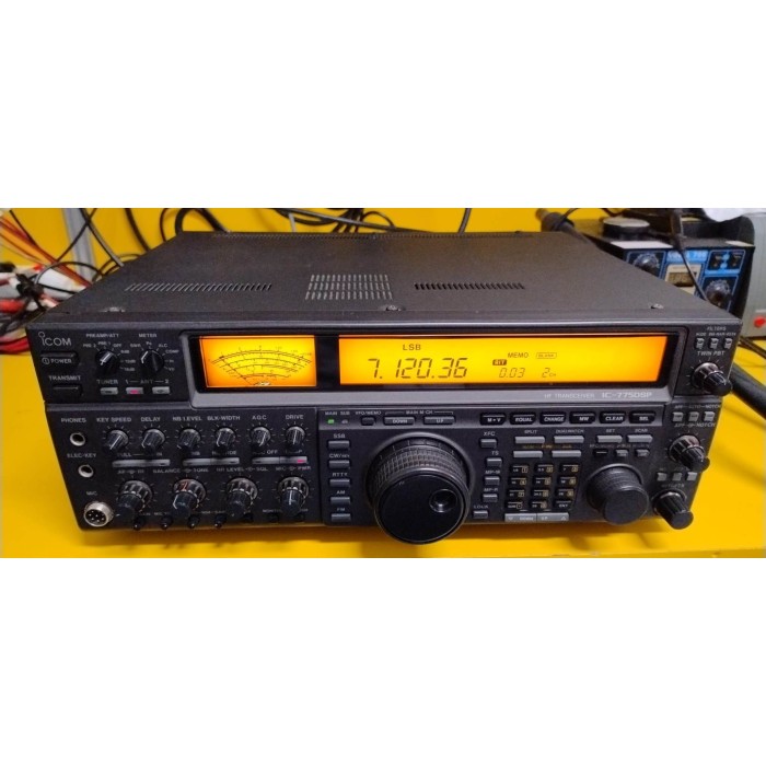 ICOM IC-775DSP RTX HF 0-30MHZ ALL MODE 200W ALIMENTATORE ENTROCONTENUTO - OTTIMO