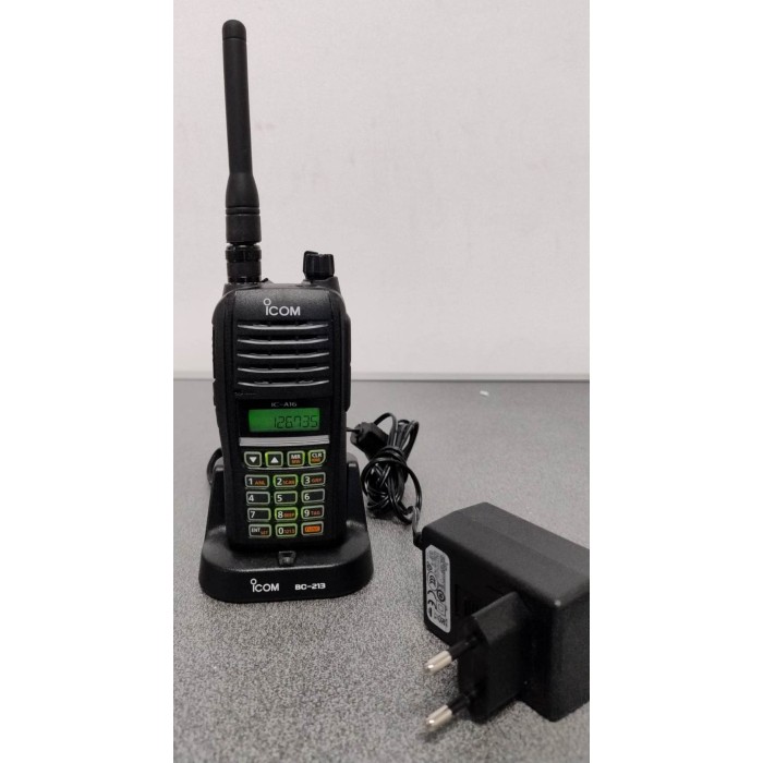 ICOM IC-A16 RTX AERONAUTICO COMPLETO DI BC-213 BASETTA RICARICA BATTERIA - OTTIMO STATO