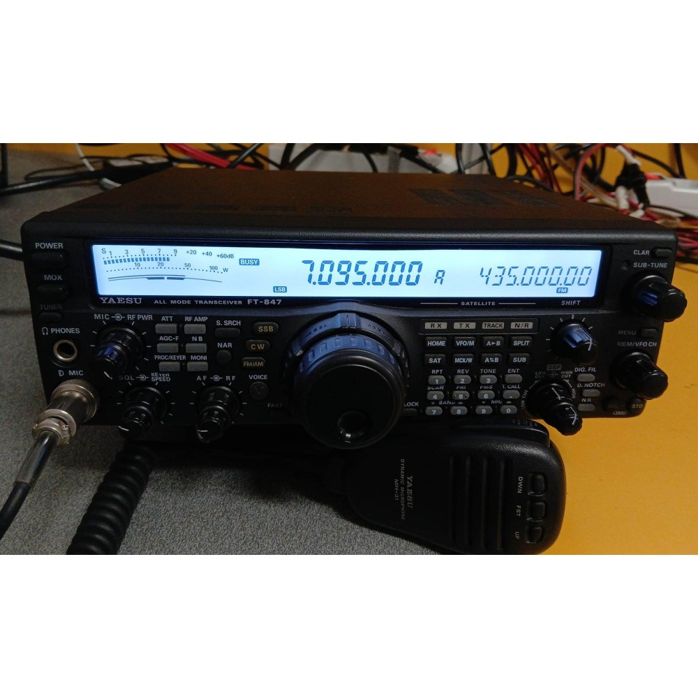 YAESU FT-847 HF/50/144/430MHZ ALL MODE - PARI AL NUOVO - ORMAI INTROVABILE