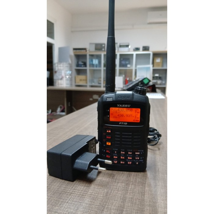 YAESU FT1D RTX C4FM PORTATILE BIBANDA IN OTTIMO STATO - NON ANCORA APERTO DI BANDA